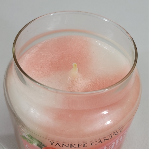 Yankee Candle Santas Getaway 13 Oz One Wick Jar Candle - Picture 10 of 11